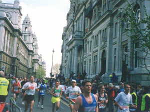 �����h���s�X�𑖂�